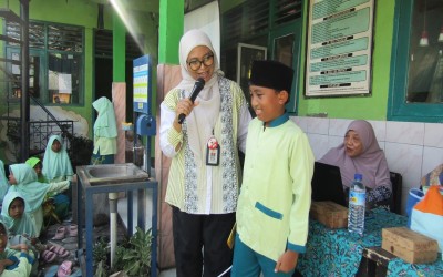 BPOM Sosialisasikan Pencegahan Zat Adiktif dan Berbahaya pada Makanan di MI Nurul Qur'an