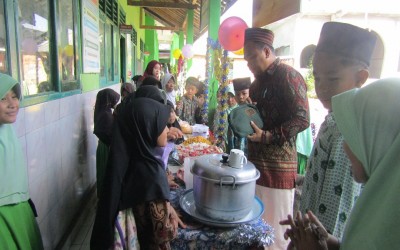 Siswa MI Nurul Qur'an Gelar Kegiatan P5RA dengan Bazar Makanan Tradisional Lombok